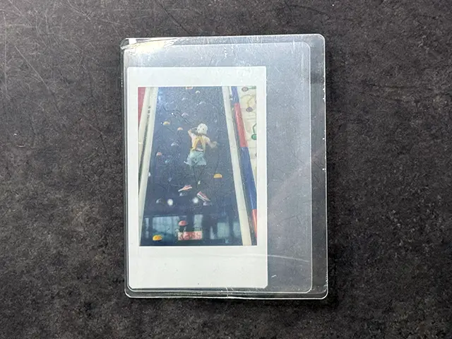 ダイソーのカードホルダー(CardHolder)にチェキフィルムを入れる