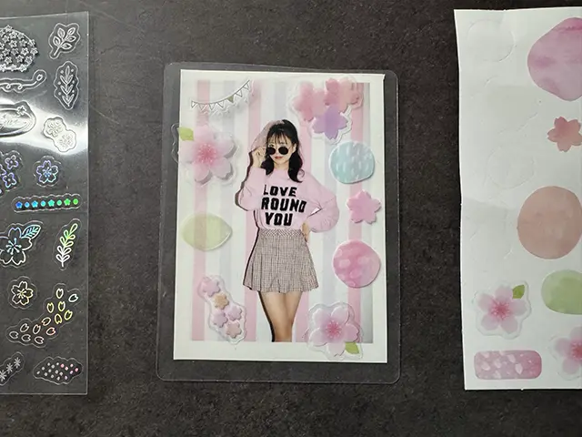 ダイソーのカードホルダー(CardHolder)にコンビニの写真プリントを入れる